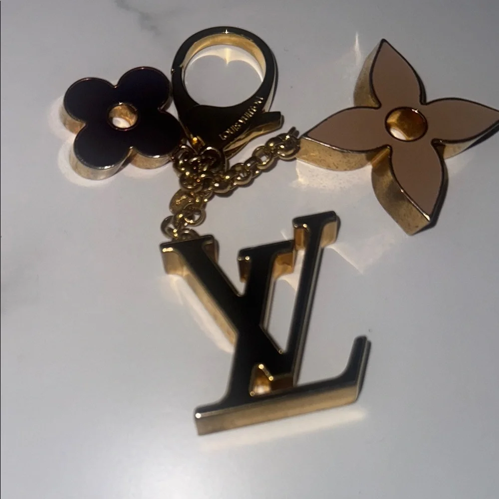 Louis Vuitton Fleur De Bag Charm in Gold Tone with Blush, Purple, and Black - Picture 6 of 8